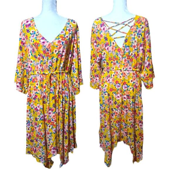Torrid Women's Yellow Floral Handkerchief Hem Dress Short Sleeves Plus Sz 2X - Picture 1 of 9